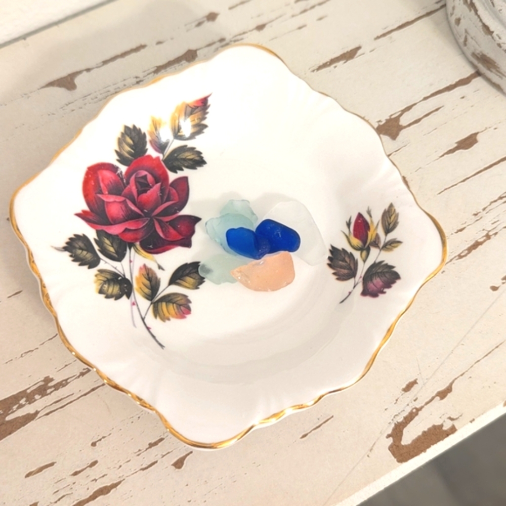 Vintage Royal Windsor Fine Bone China Trinket 5.5” Dish